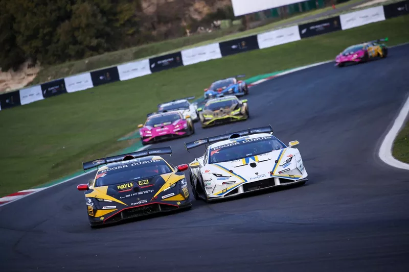 Gallery Lamborghini | Lo spettacolo del Super Trofeo a Vallelunga