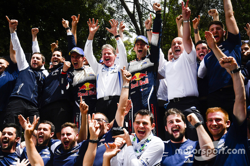 Los campeones del mundo 2018: Sébastien Ogier,  Julien Ingrassia, Ford Fiesta WRC, M-Sport Ford con Malcolm Wilson