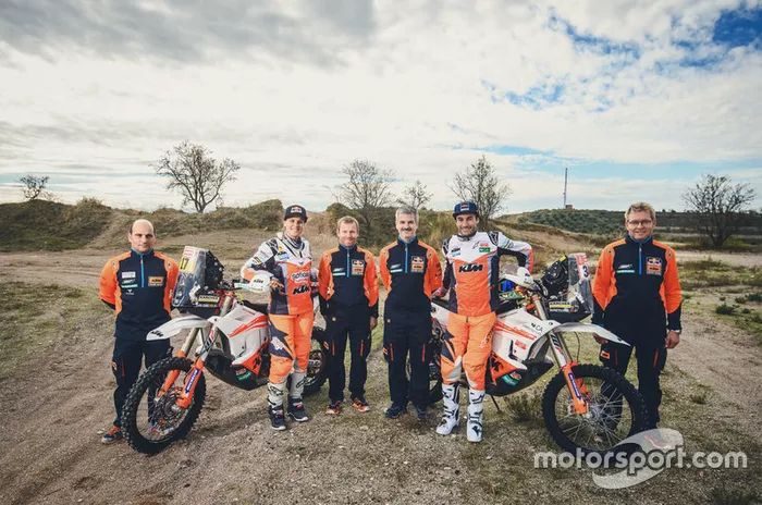 #17 KTM Racing Team: Laia Sanz, #34 KTM Racing Team: Mario Patrao
