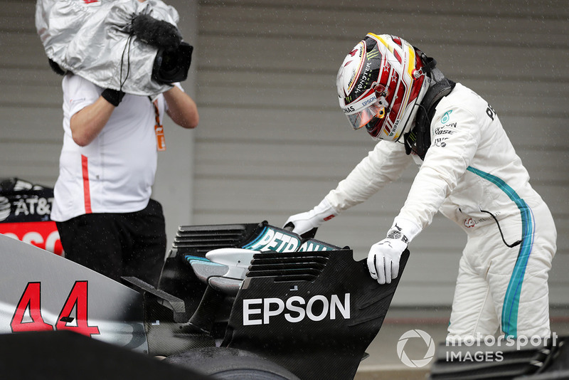 Pole sitter Lewis Hamilton, Mercedes AMG F1 W09