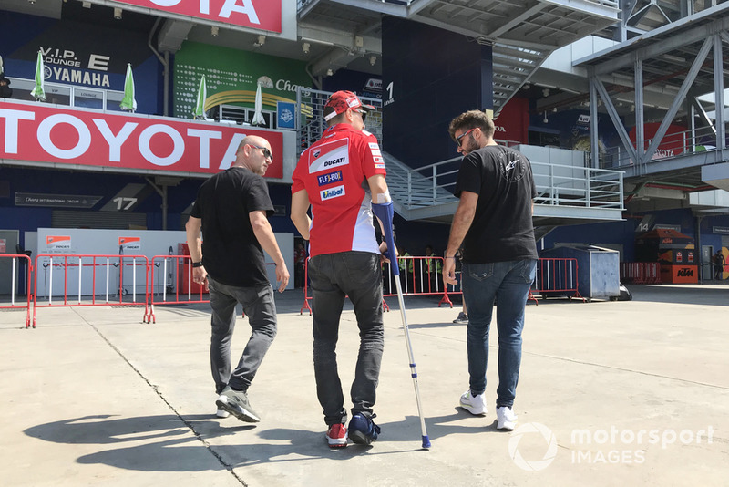 Jorge Lorenzo, Ducati Team lesionado tras la caída