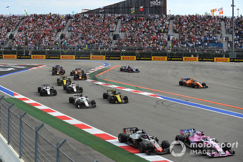 Серхіо Перес, Racing Point Force India VJM11, Ромен Грожан, Haas F1 Team VF-18, Маркус Ерікссон, Sauber C37