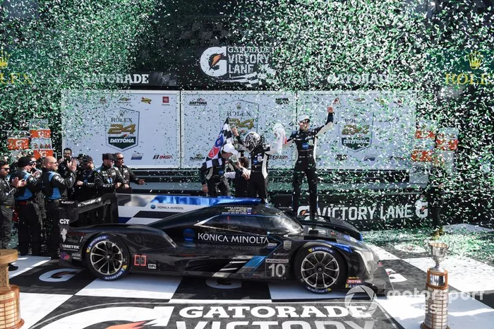 #10 Wayne Taylor Racing Cadillac DPi: Renger Van Der Zande, Ryan Briscoe, Scott Dixon