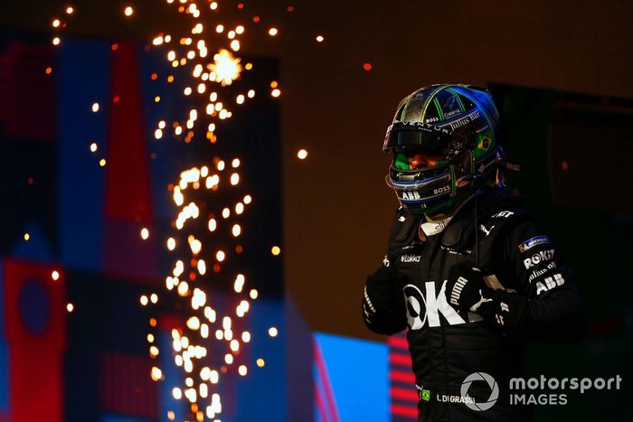 Lucas di Grassi, Venturi Racing, 1ª posición, celebra en el Parc Ferme