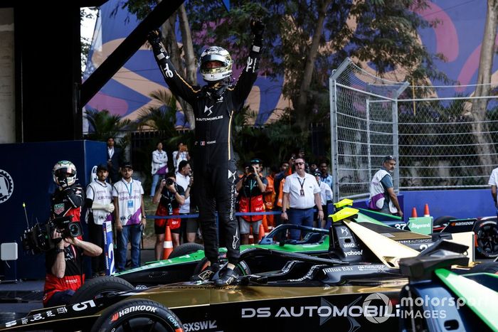 Jean-Eric Vergne, DS Penske, 1ª posición, celebra la victoria