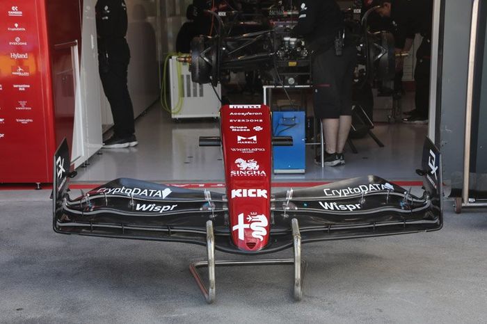 Detalle del alerón delantero del Alfa Romeo C43