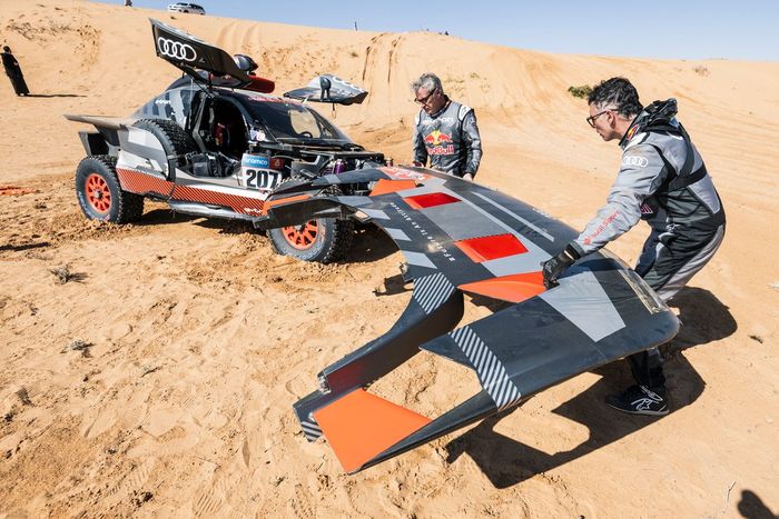 #207 Team Audi Sport Audi: Carlos Sainz, Lucas Cruz