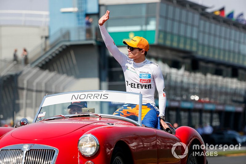 Lando Norris, McLaren, lors de la parade des pilotes