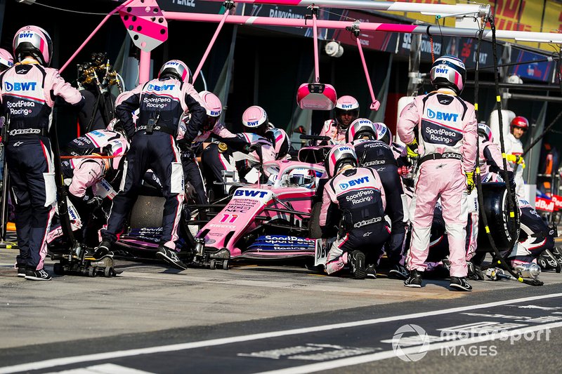 Sergio Perez, Racing Point RP19, makes a pit stop