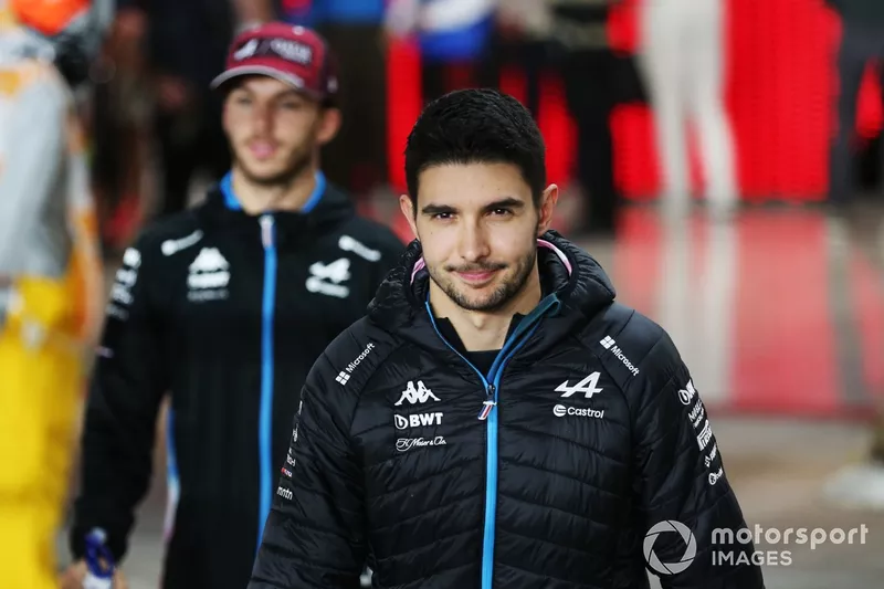 Esteban Ocon, Alpine F1 Team, assiste au défilé des pilotes 