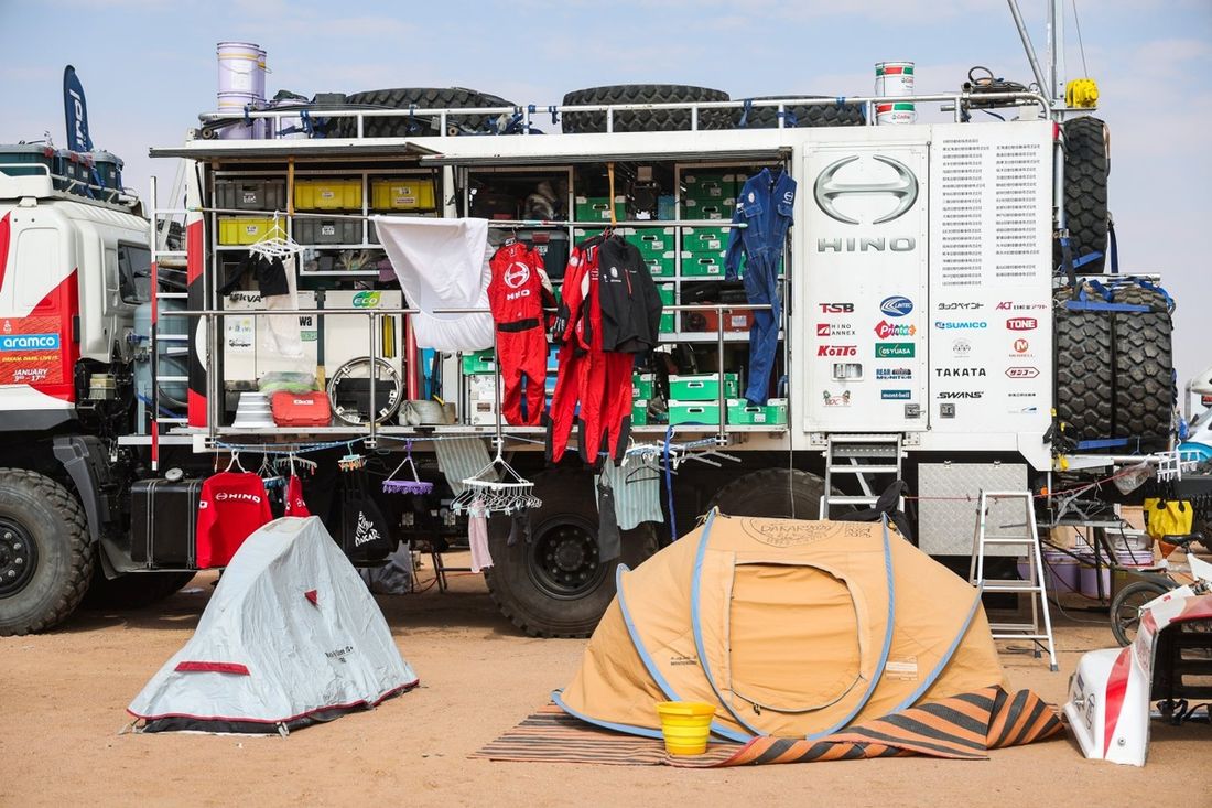 #607 Hino Team Sugawara Hino: Teruhito Sugawara, Hirokazu Somemiya, Yuji Mochizuki
