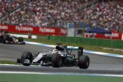 Lewis Hamilton, Mercedes AMG F1 W07 Hybrid