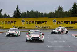 Tiago Monteiro, Honda Racing Team JAS, Honda Civic WTCC; Rob Huff, Honda Racing Team JAS, Honda Civi