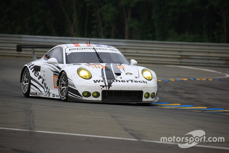 #89 Proton Competition, Porsche 911 RSR: Cooper MacNeil, Leh Keen, Marc Miller