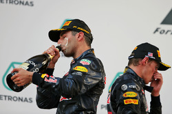 Слева направо: Победитель Даниэль Риккардо, Red Bull Racing, Макс Ферстаппен, Red Bull Racing, второ