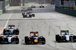 Льюїс Хемілтон, Mercedes AMG F1 W07 Hybrid, Макс Ферстаппен, Red Bull Racing RB12