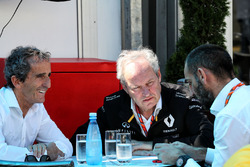Alain Prost, consultant de Renault Sport F1 avec Jérôme Stoll, président de Renault Sport F1 et Cyril Abiteboul, directeur général de Renault Sport F1