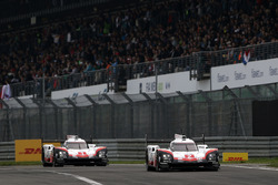 #2 Porsche Team Porsche 919 Hybrid: Тимо Бернхард, Эрл Бамбер, Брендон Хартли, #1 Porsche Team Porsc