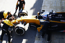 Джоліон Палмер, Renault Sport F1 Team RS17, на піт-лейні