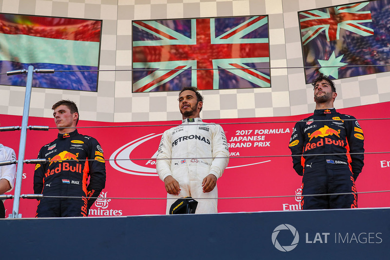 Race winner Max Verstappen, Red Bull Racing Lewis Hamilton, Mercedes AMG F1 and Daniel Ricciardo, Red Bull Racing celebrate on the podium