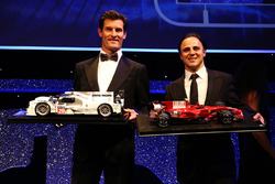 Mark Webber und Felipe Massa mit Modellautos