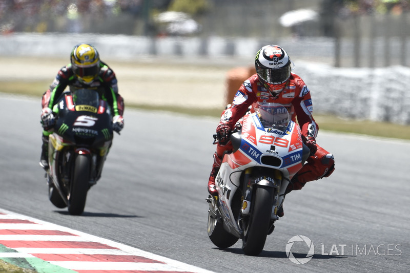 Jorge Lorenzo devance Johann Zarco au freinage de la Caixa