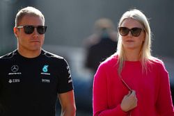 Valtteri Bottas, Mercedes AMG F1, wife Emilia Bottas