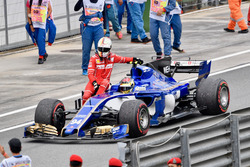 Sebastian Vettel, Ferrari hitches a lift, Pascal Wehrlein, Sauber C36