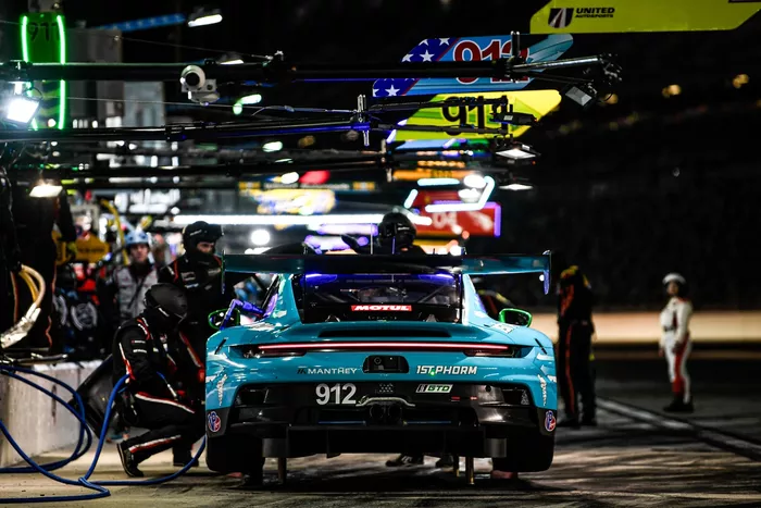 #912 Manthey 1St Phorm Porsche 911: Ryan Hardwick, Richard Lietz, Morris Schuring, Riccardo Pera