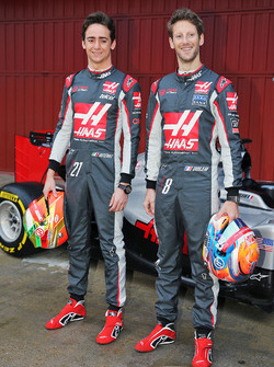 Esteban Gutiérrez, Haas F1 Team y Romain Grosjean, Haas F1 Team, presentan el Haas VF-16