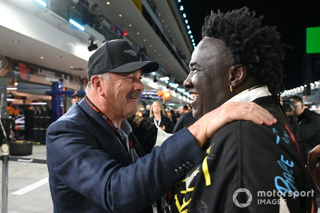 Nigel Mansell z Moko w pitlane 