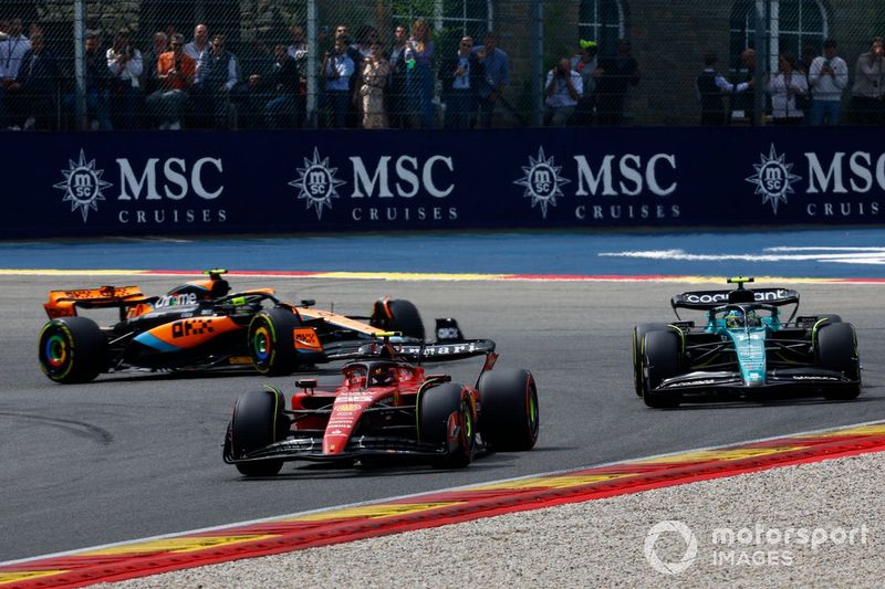 Carlos Sainz, Ferrari SF-23, Fernando Alonso, Aston Martin AMR23, Lando Norris, McLaren MCL60