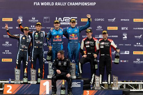 Podio: Ganadores Ott Tänak, Martin Järveoja, M-Sport Ford World Rally Team Ford Puma Rally1, segundo lugar Thierry Neuville, Martijn Wydaeghe, Hyundai World Rally Team Hyundai i20 N Rally1, tercer lugar Elfyn Evans, Scott Martin, Toyota Gazoo Racing WRT T