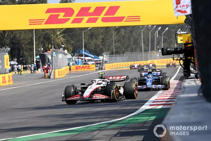 Nico Hulkenberg, Haas VF-23, Pierre Gasly, Alpine A523