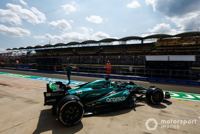 Lance Stroll, Aston Martin AMR24, sale del garaje