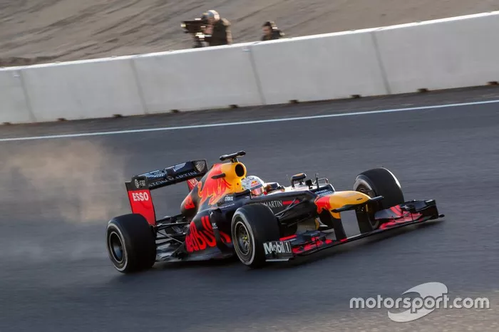 Max Verstappen, RB8 en la curva Arie Luyendyk