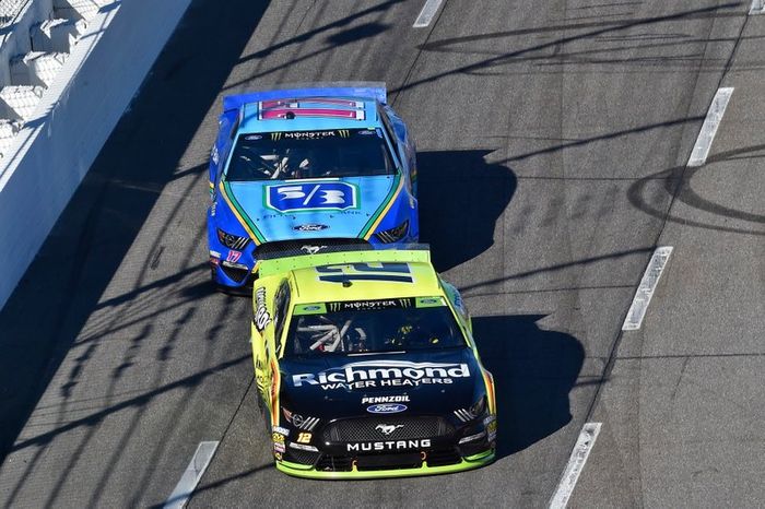 Ryan Blaney, Team Penske, Ford Mustang Menards/Richmond, Ricky Stenhouse Jr., Roush Fenway Racing, Ford Mustang Fifth Third Bank