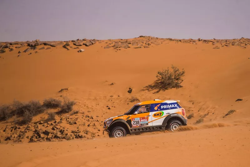 #238 X-Raid Mini John Cooper Works Rally Mini: Laia Sanz, Maurizio Gerini