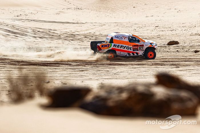 #327 Repsol Rally Team Toyota: Pujol Isidre Esteve, Txema Villalobos