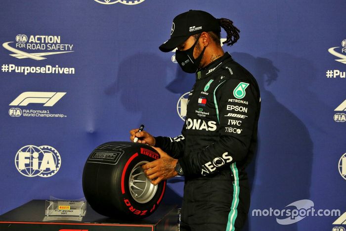 Ganador de la pole Lewis Hamilton, Mercedes F1