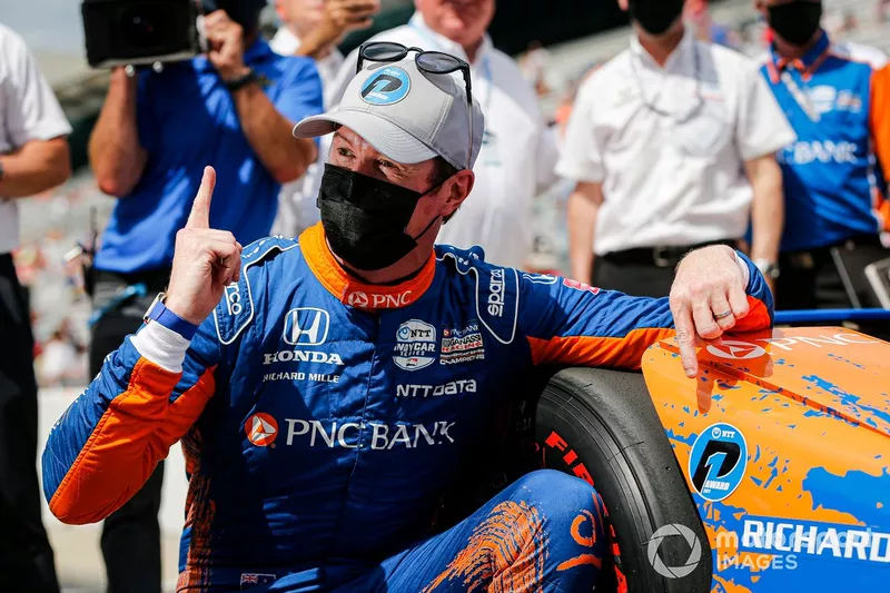 Ganador de la pole Scott Dixon, Chip Ganassi Racing Honda