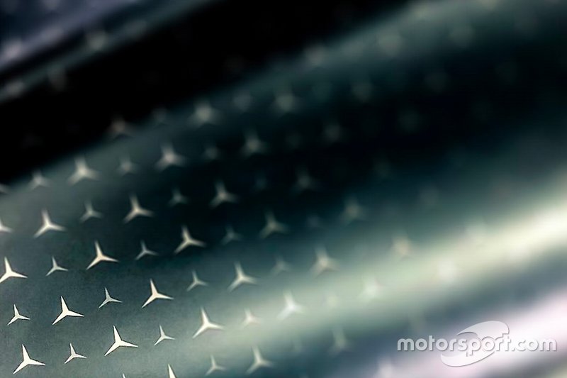 Teaser della livrea Mercedes