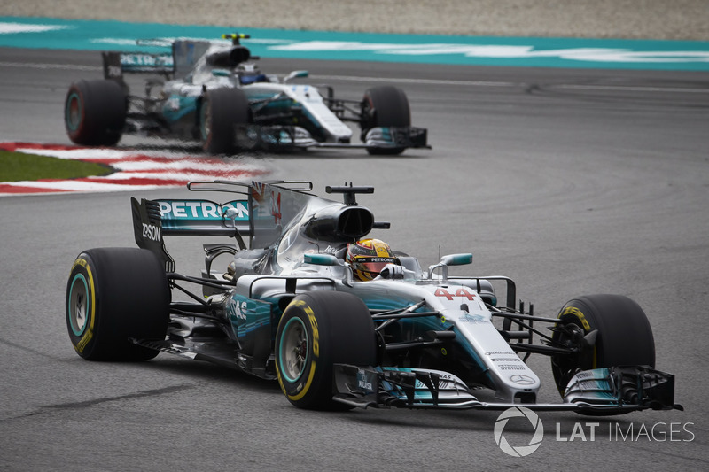 2017: Mercedes AMG F1 W08 EQ Power (12 побед, титул в КК)
