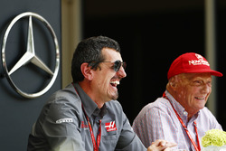 Керівник Haas F1 Team Гюнтер Штайнер, невиконавчий директор Mercedes AMG Нікі Лауда