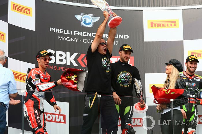 Pere Riba, race winner and 2017 champion Jonathan Rea, Kawasaki Racing, second place Marco Melandri, Ducati Team, third place Tom Sykes, Kawasaki Racing