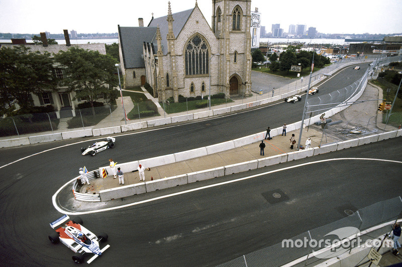 Chico Serra, Fittipaldi F8D-Ford Cosworth leads Keke Rosberg and Derek Daly, Williams FW08-Ford Cosworth