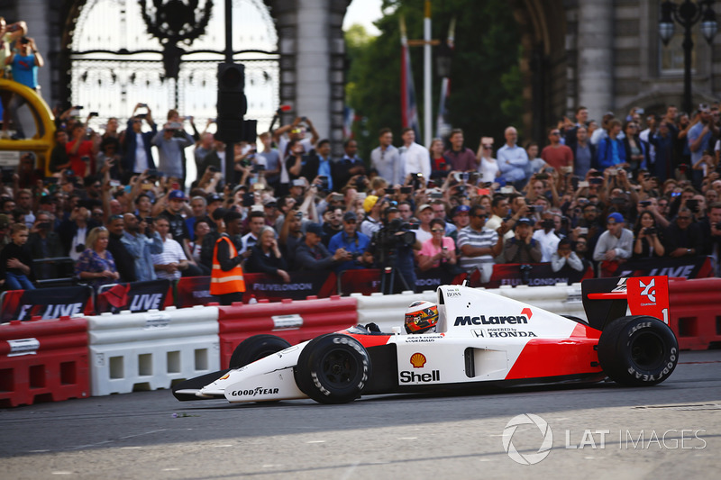 Stoffel Vandoorne, McLaren MP4/6