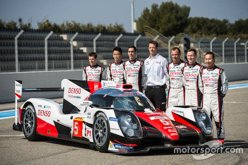 Der 2016 Toyota TS050 Hybrid mit Alexander Wurz, Anthony Davidson, Sébastien Buemi, Kazuki Nakajima,