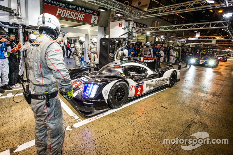 Pole winners #2 Porsche Team Porsche 919 Hybrid: Romain Dumas, Neel Jani, Marc Lieb