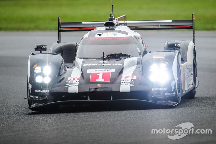 #1 Porsche Team Porsche 919 Hybrid: Timo Bernhard, Mark Webber, Brendon Hartley